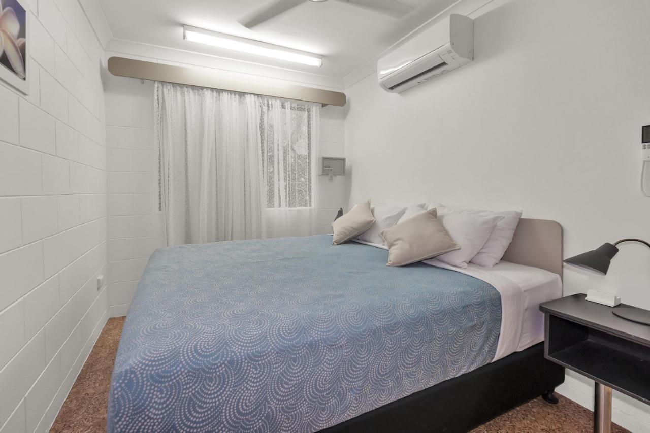 Balgal Beach Units Rollingstone Экстерьер фото